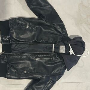 6T leather jacket